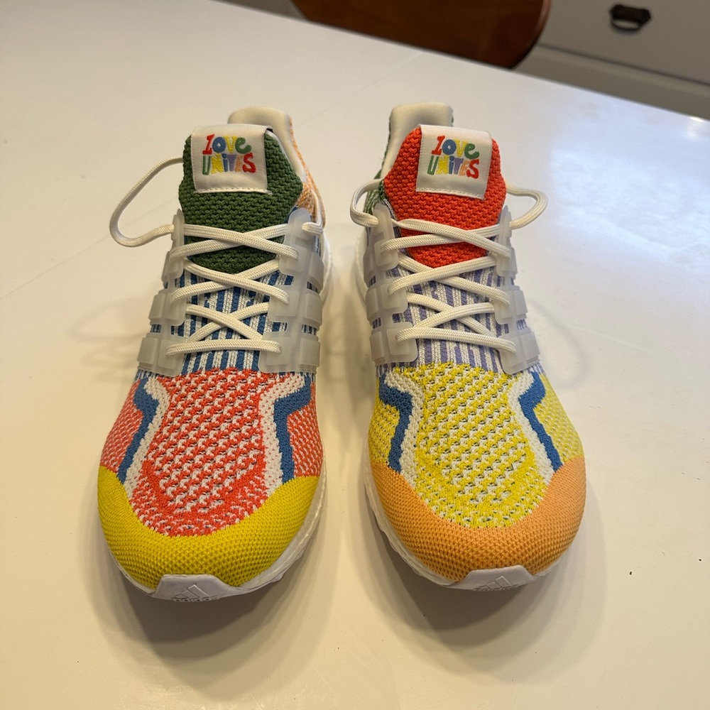 Adidas DNA Love Unites PRIDE Ultra Boost 5.0 Men 12 EUC